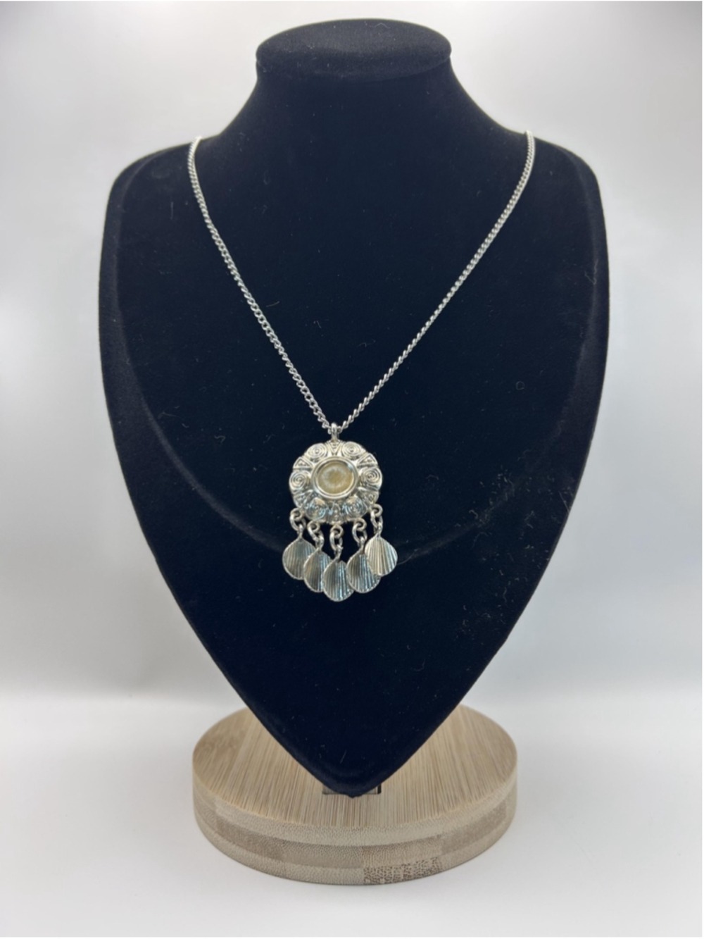 Necklace Silver Tone Round Pendant Fringe Teardrop‎ Dangles Cream Lobster 15 In
